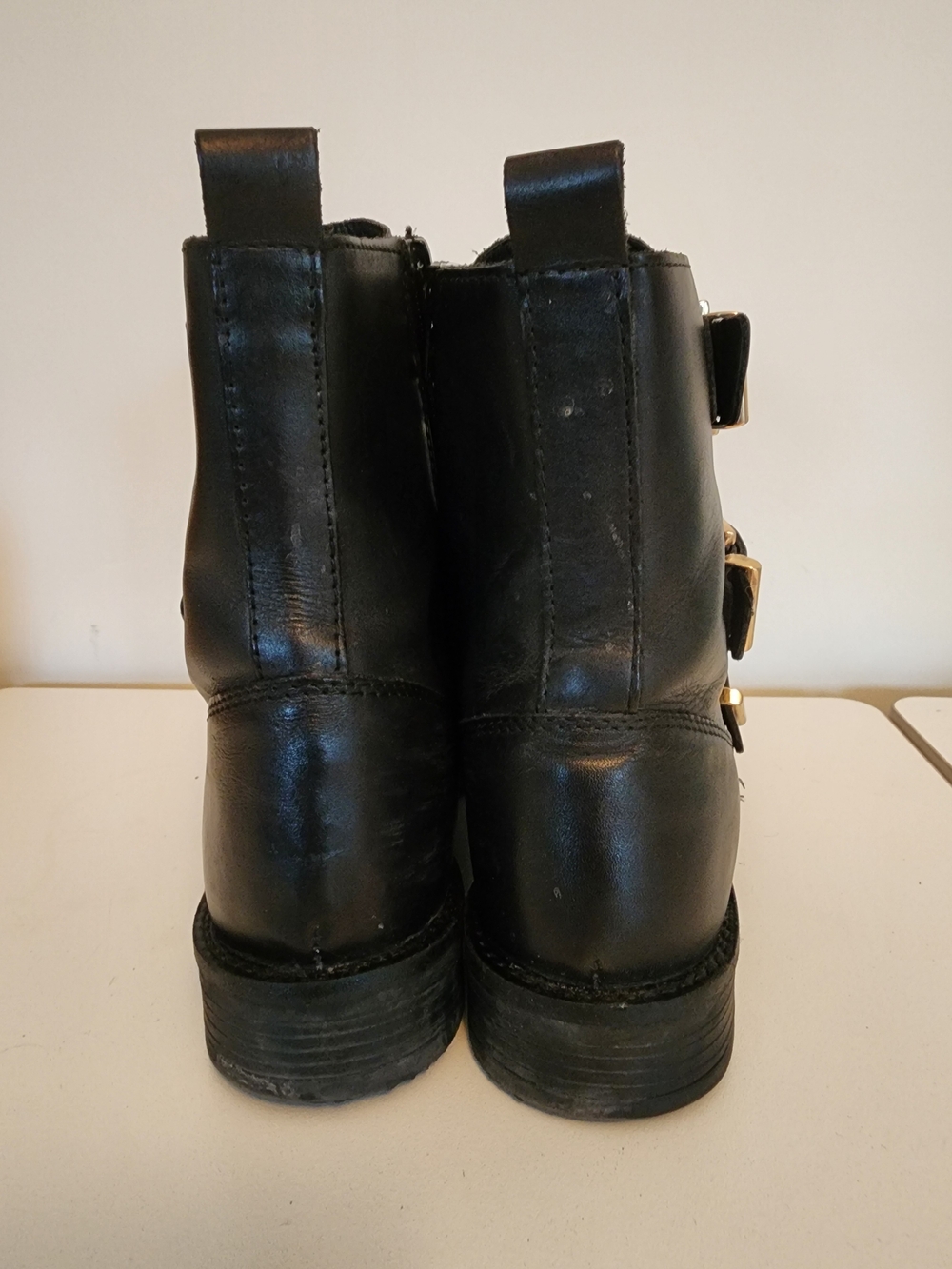 le chateau Black Italian Leather Ankle Combat Boots with Gold Buckle Size 39 - Picture 5 of 8